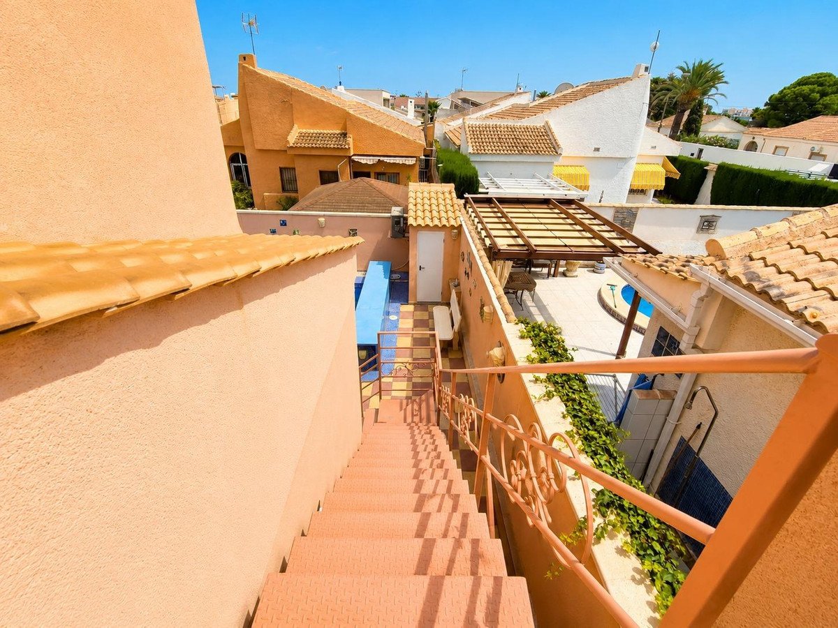 3 Bed Detached Villa in Mil Palmeras