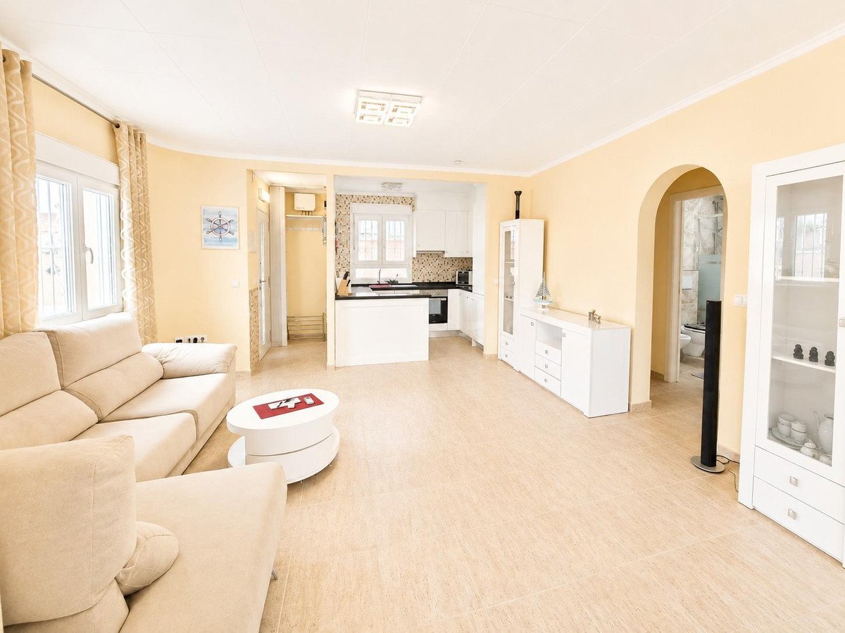 3 Bed Detached Villa in Mil Palmeras