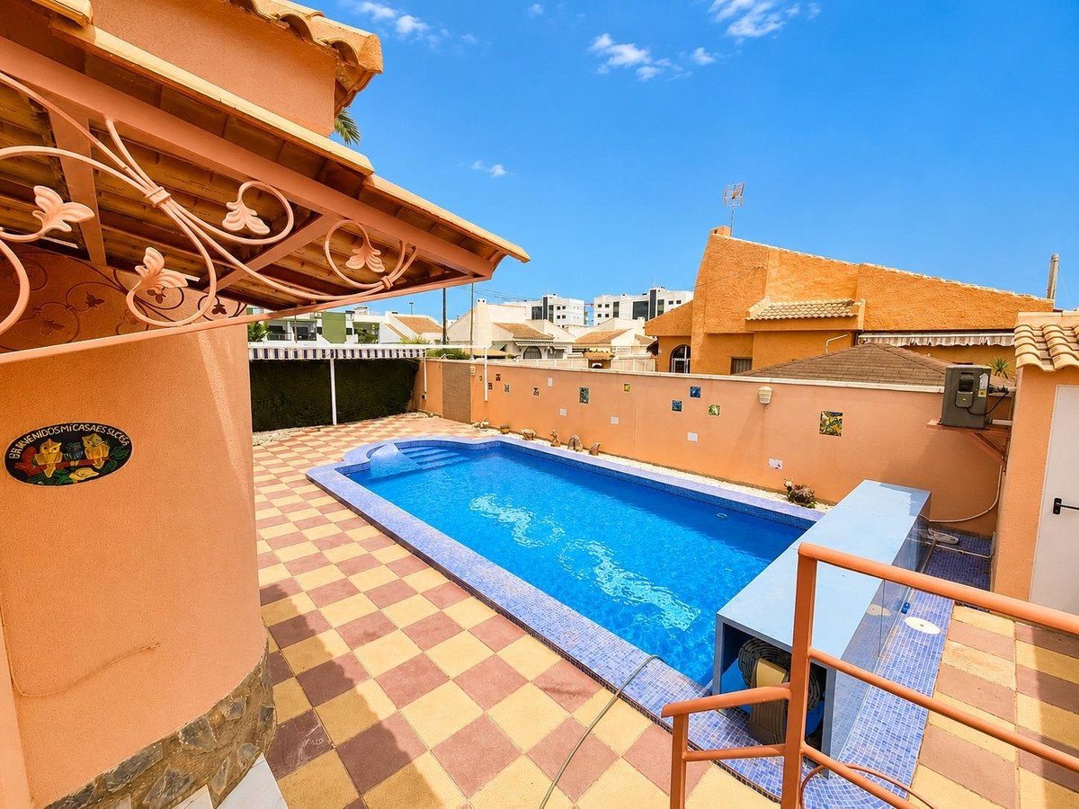 3 Bed Detached Villa in Mil Palmeras