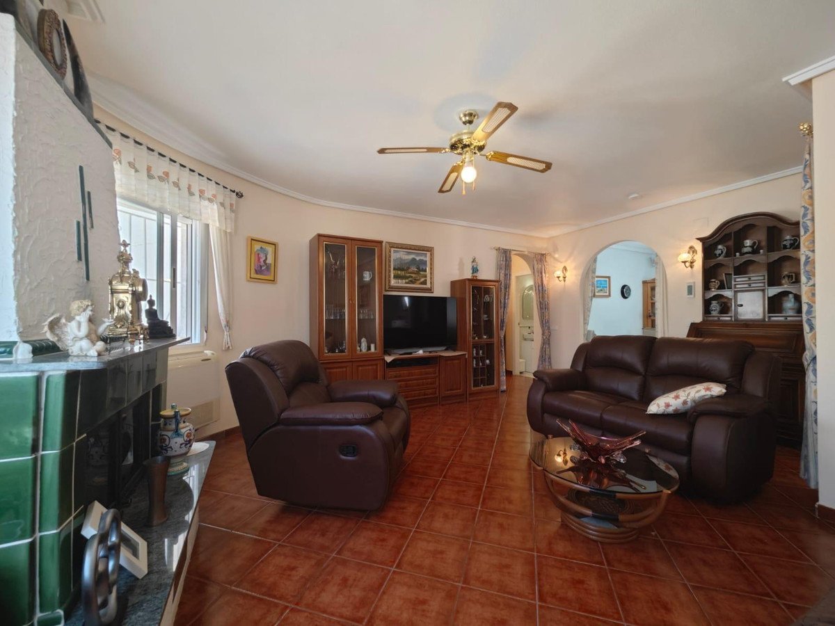 3 Bed Detached Villa in La Siesta