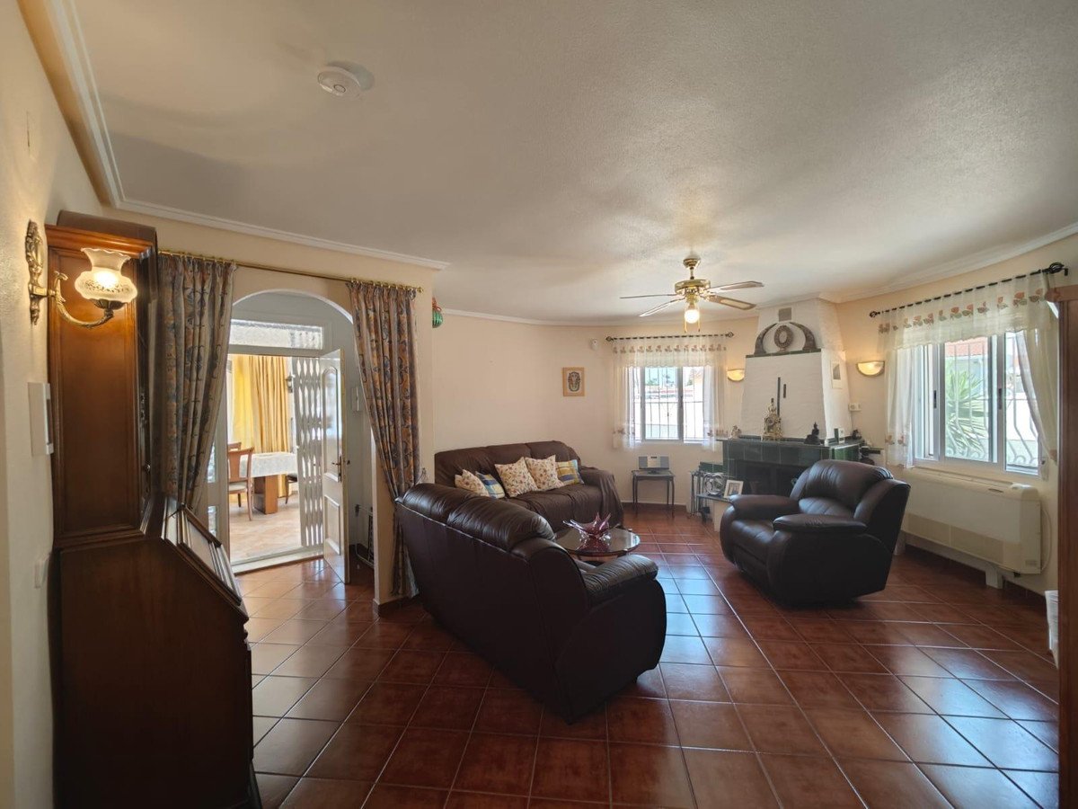 3 Bed Detached Villa in La Siesta