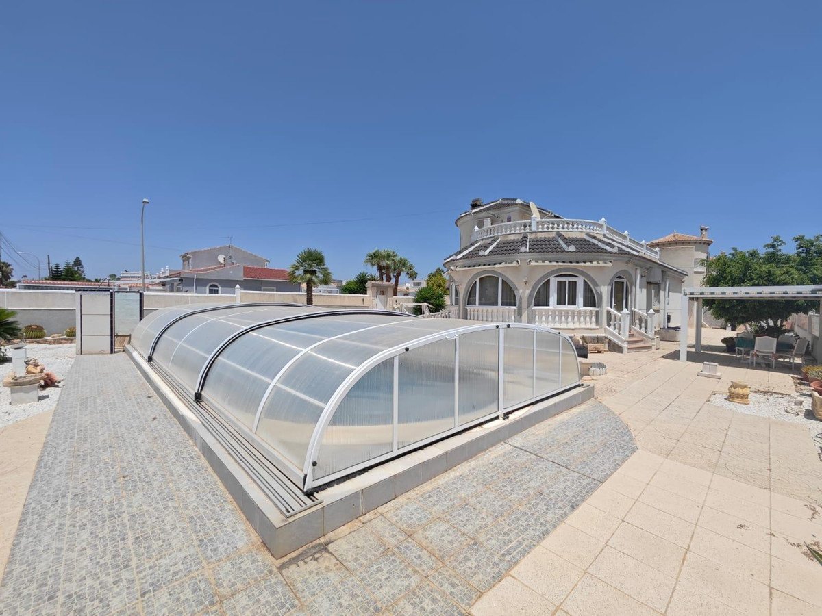 3 Bed Detached Villa in La Siesta