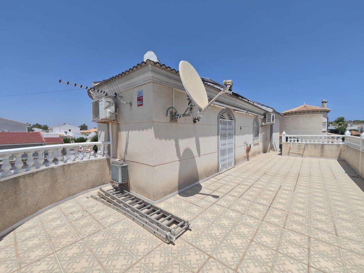 3 Bed Detached Villa in La Siesta