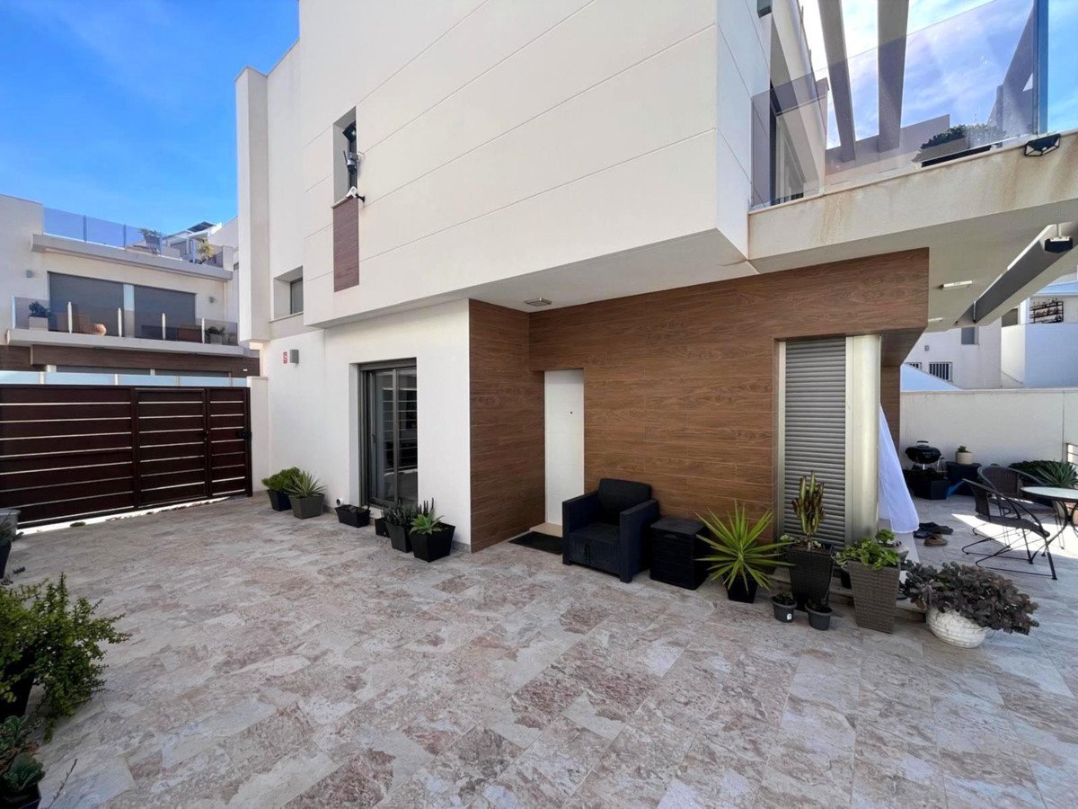 3 Bed Detached Villa in Orihuela Costa