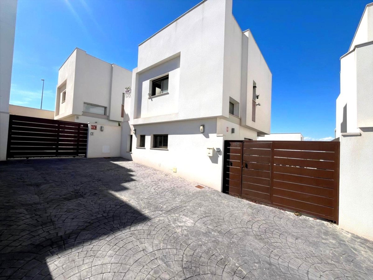 3 Bed Detached Villa in Orihuela Costa