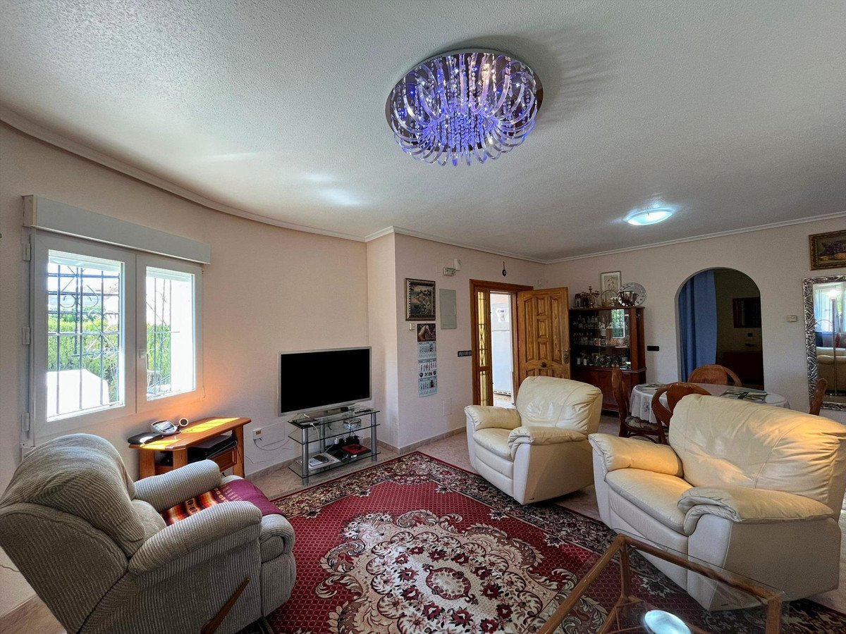 3 Bed Detached Villa in Playa Flamenca