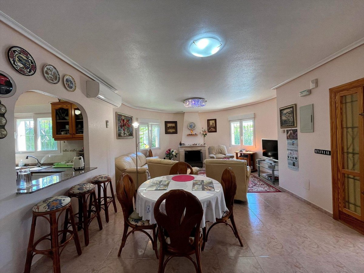 3 Bed Detached Villa in Playa Flamenca