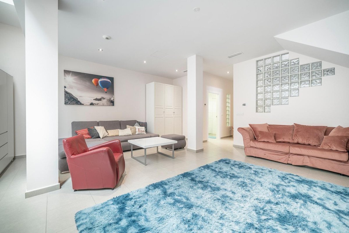 5 Bed Detached Villa in Aguas Nuevas