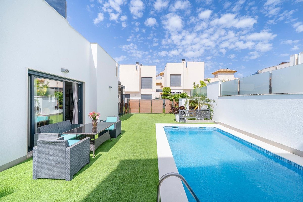5 Bed Detached Villa in Aguas Nuevas