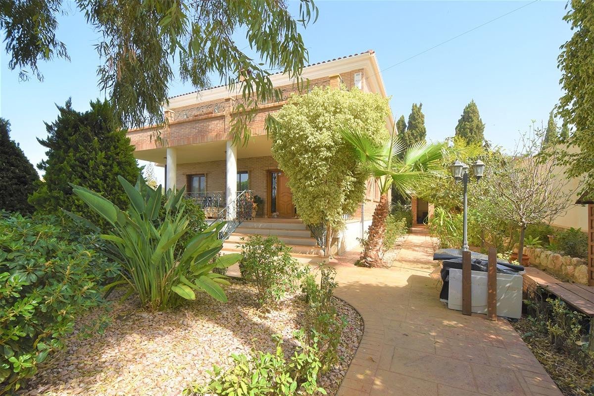 5 Bed Detached Villa in Rojales