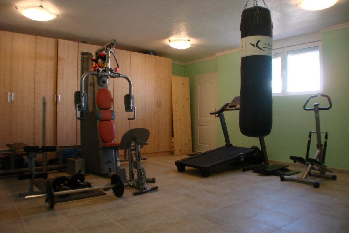 5 Bed Detached Villa in Rojales