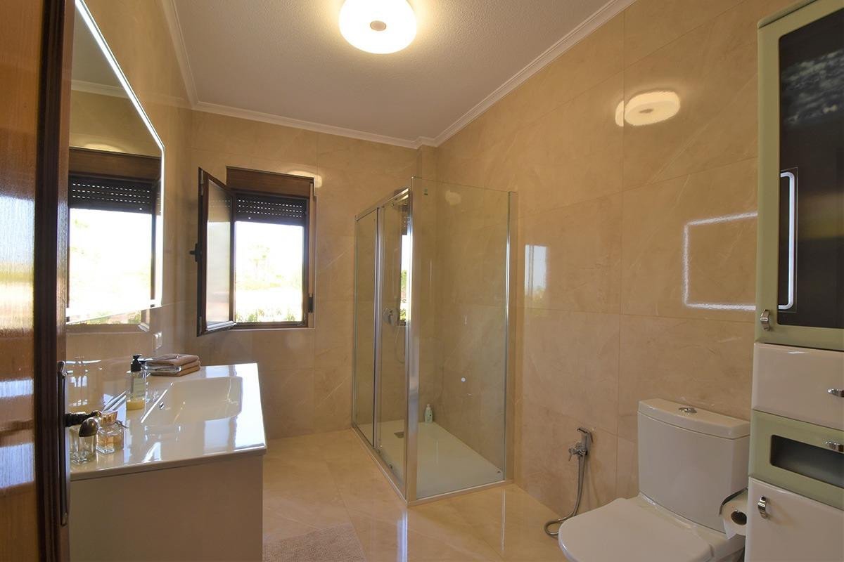 5 Bed Detached Villa in Rojales