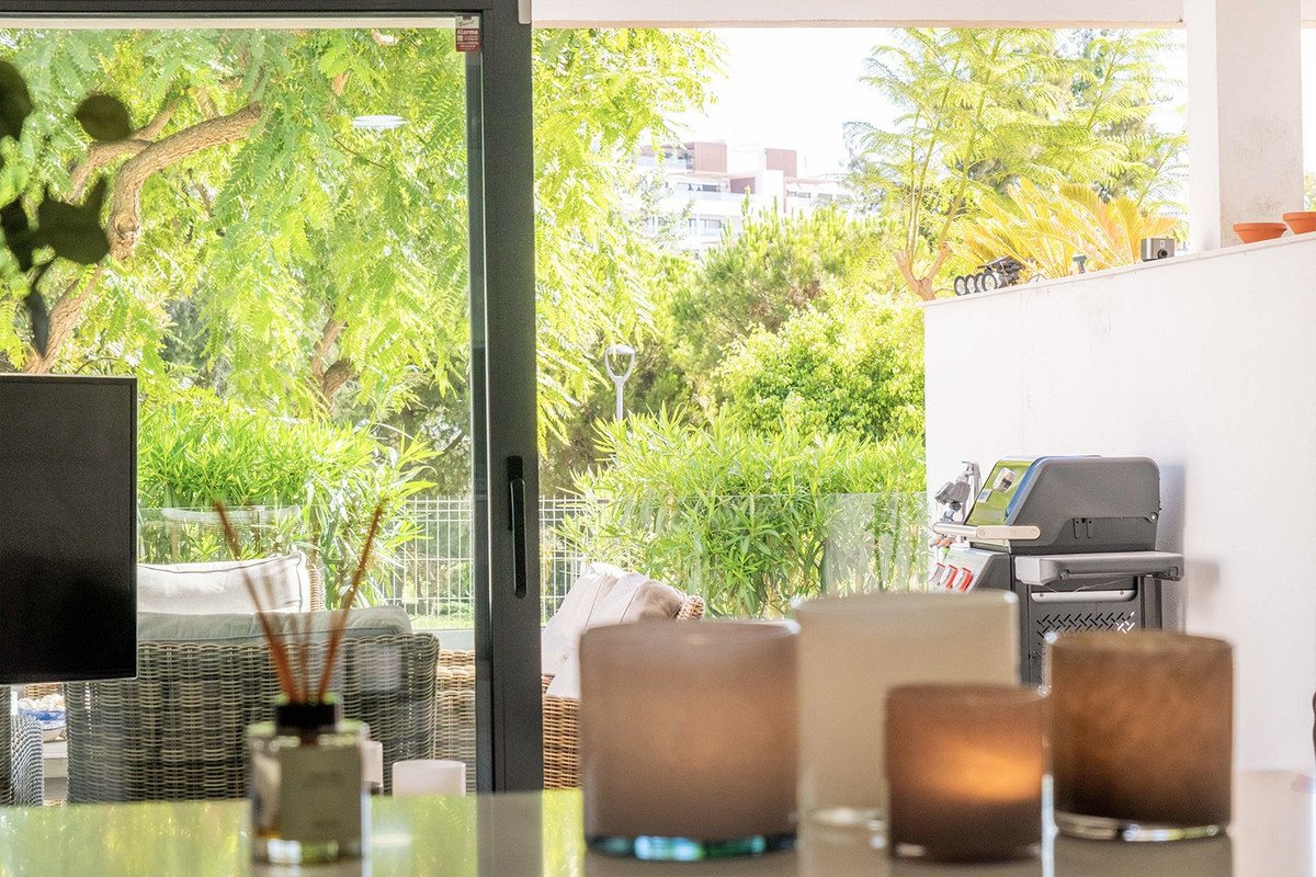 2 Bed Ground Floor Apartment in Estepona