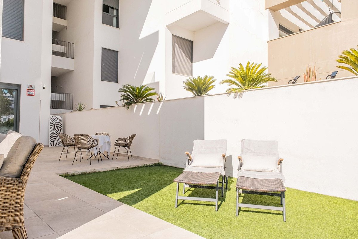 2 Bed Ground Floor Apartment in Estepona