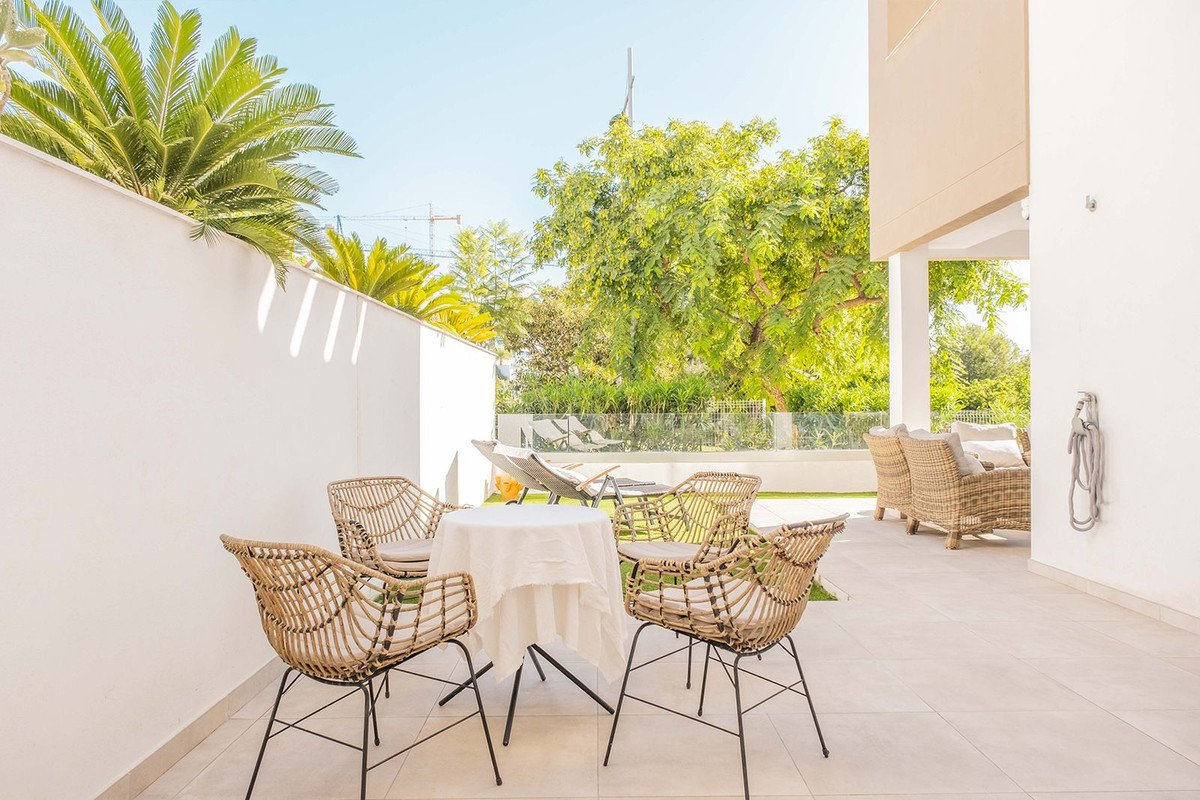 2 Bed Ground Floor Apartment in Estepona