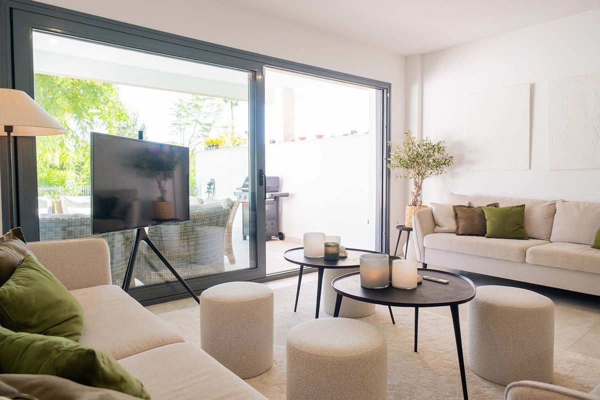 2 Bed Ground Floor Apartment in Estepona