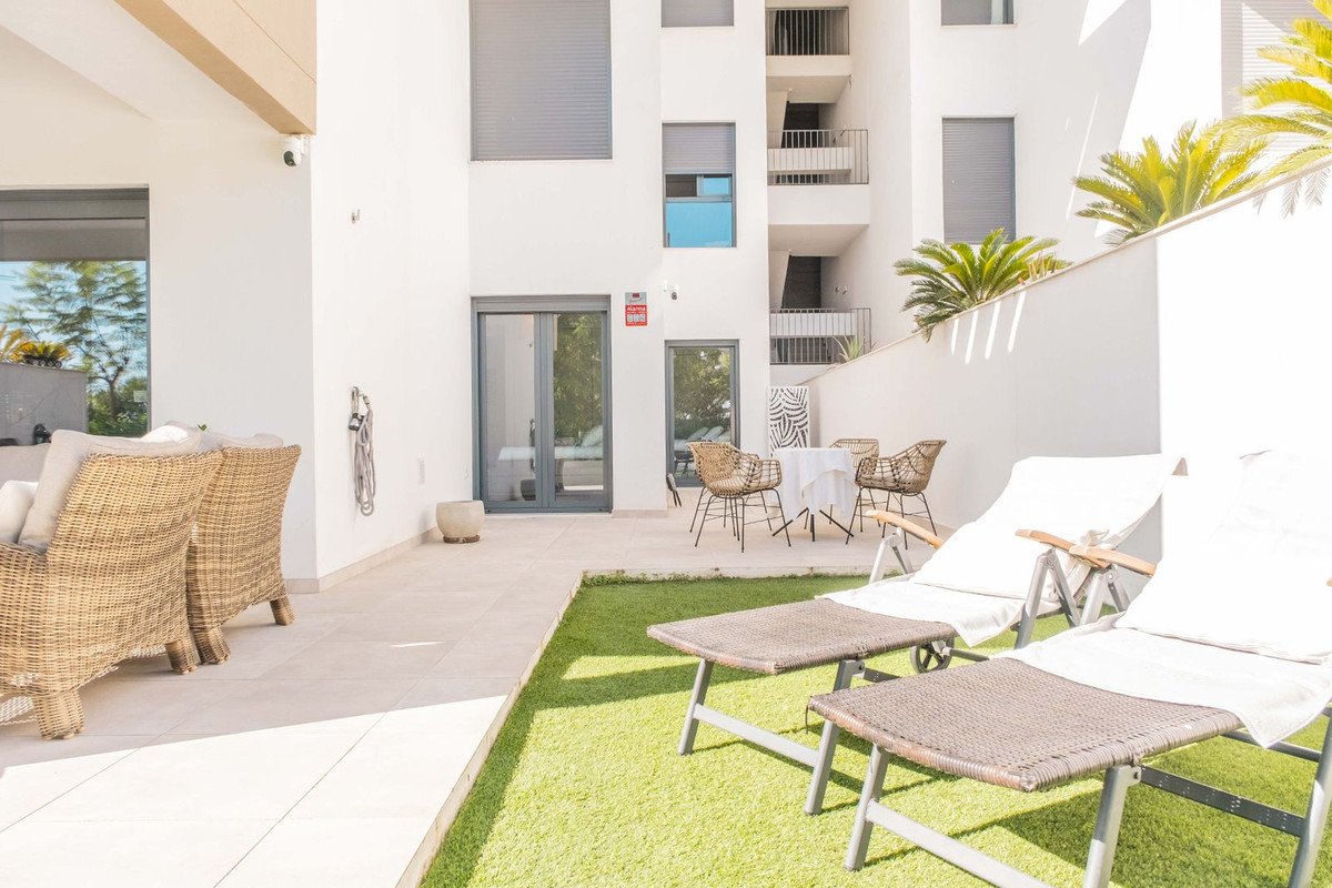 2 Bed Ground Floor Apartment in Estepona