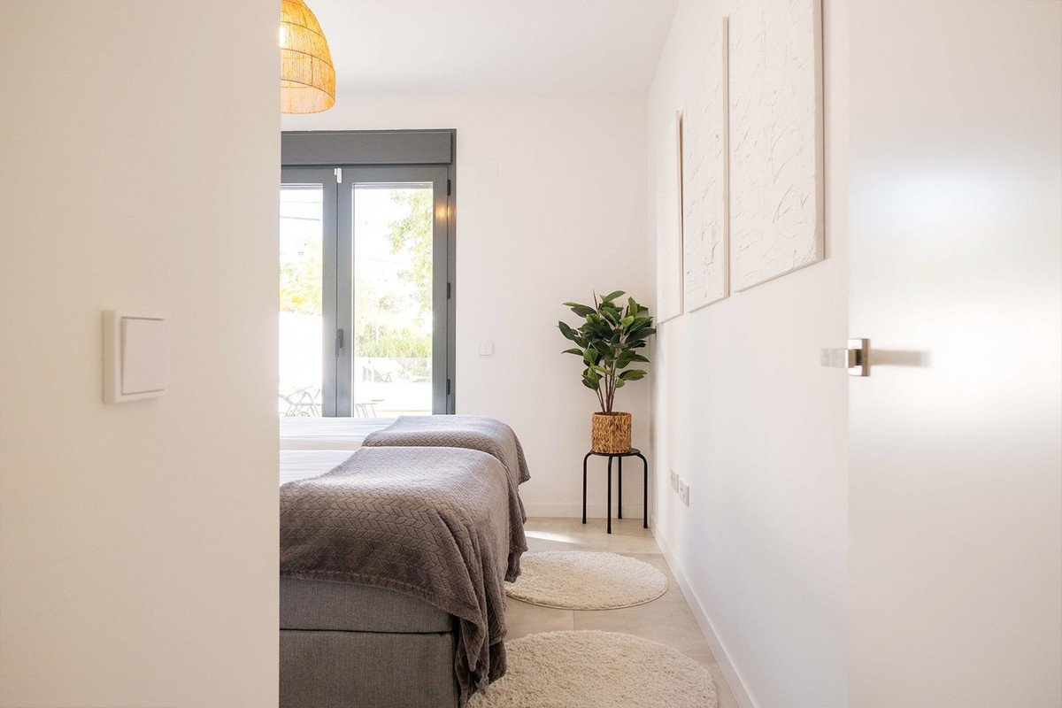 2 Bed Ground Floor Apartment in Estepona
