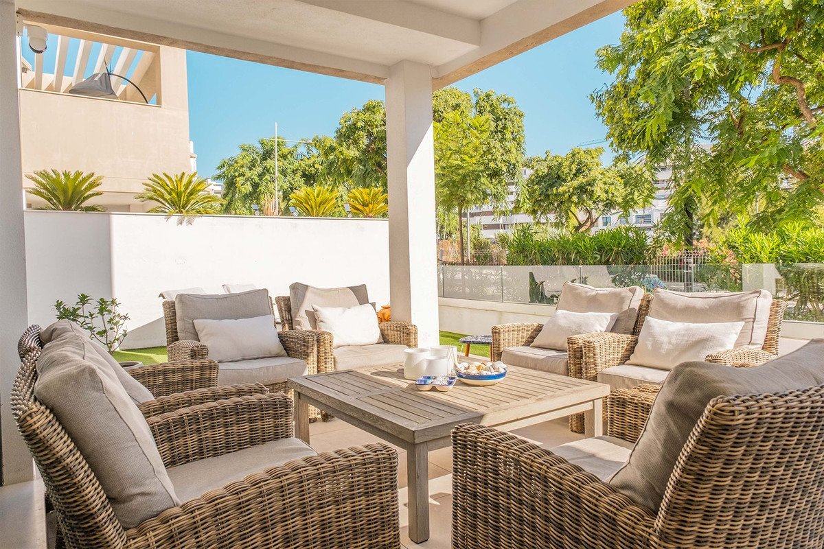2 Bed Ground Floor Apartment in Estepona