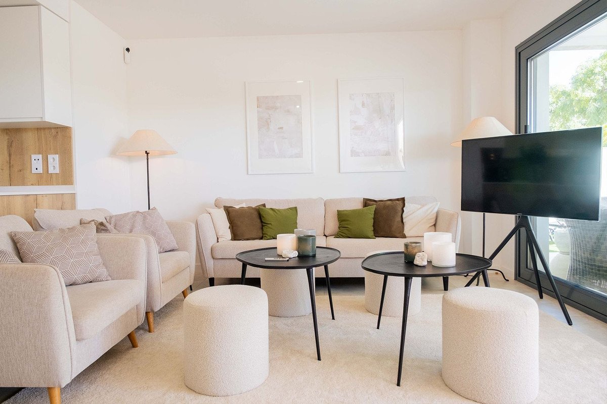2 Bed Ground Floor Apartment in Estepona