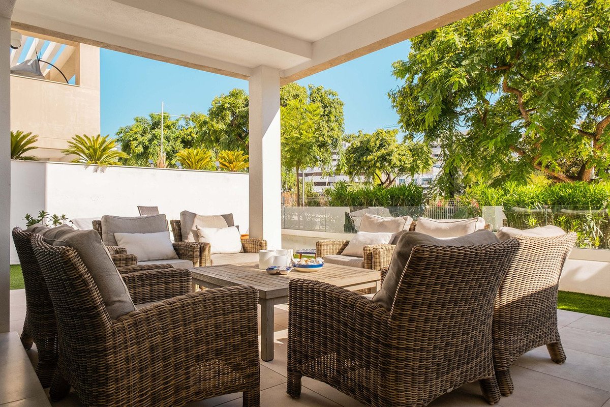 2 Bed Ground Floor Apartment in Estepona