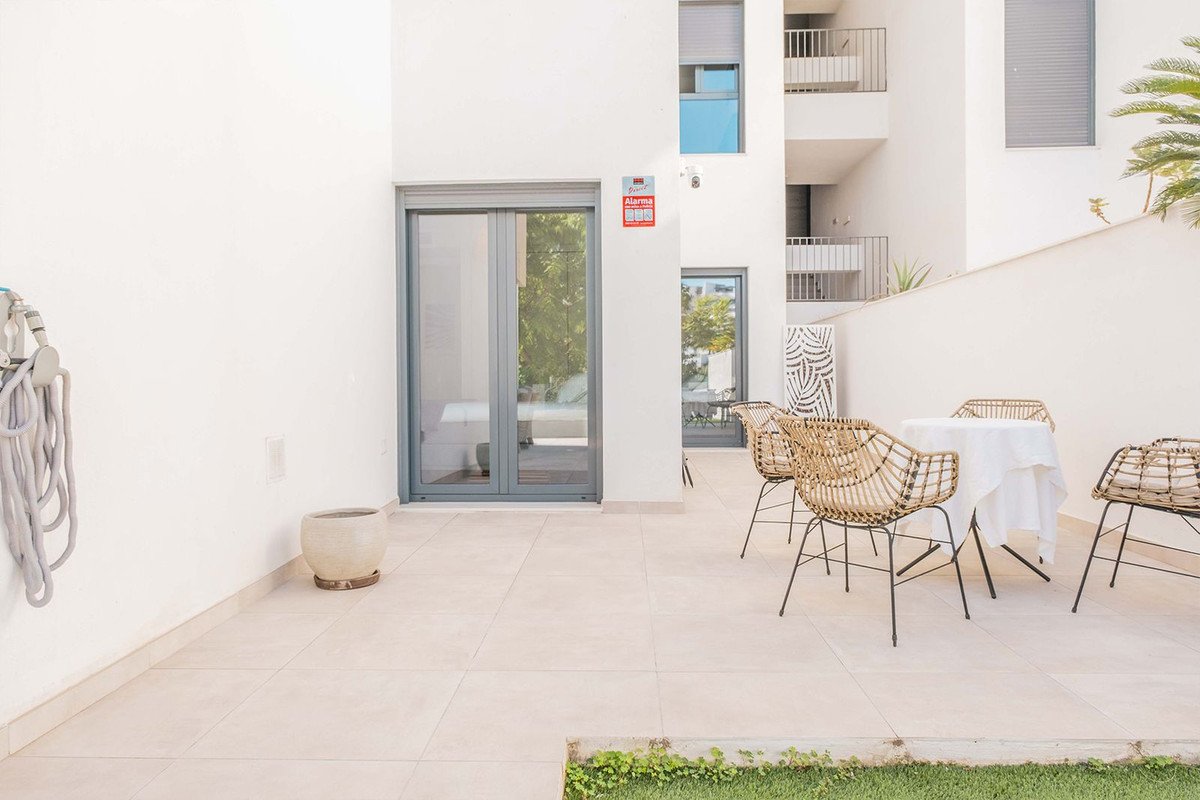 2 Bed Ground Floor Apartment in Estepona