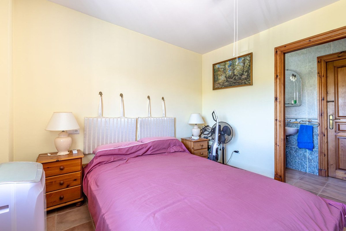 4 Bed Detached Villa in Coín