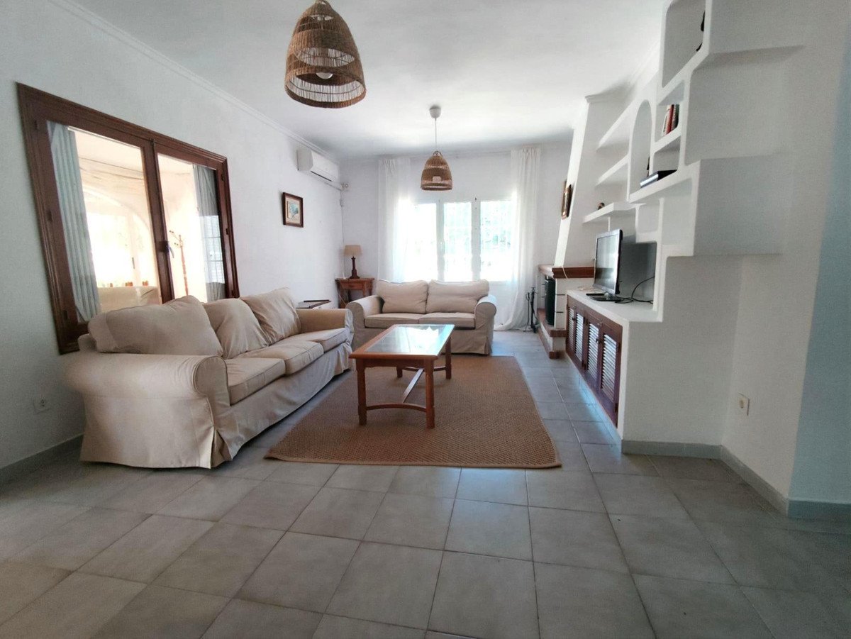 3 Bed Detached Villa in Cabo Roig