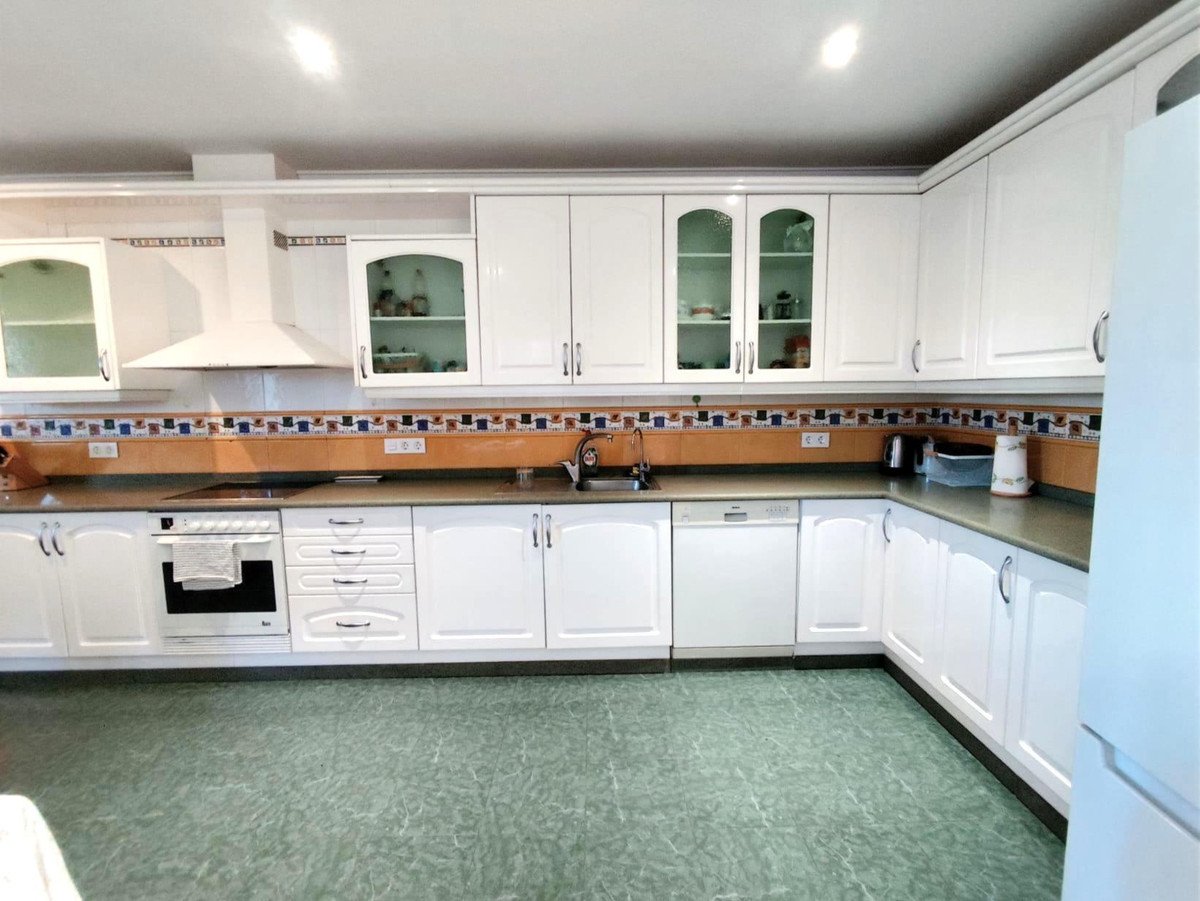 3 Bed Detached Villa in Cabo Roig