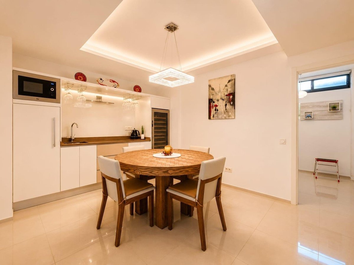5 Bed Detached Villa in La Zenia