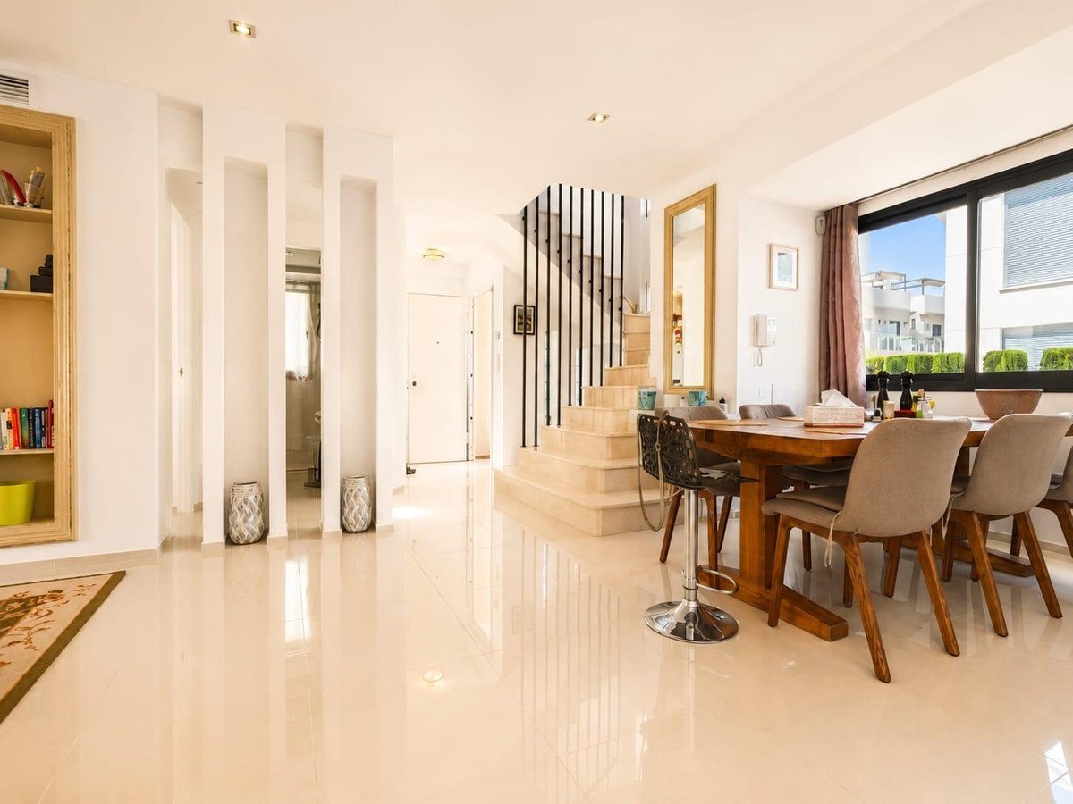 5 Bed Detached Villa in La Zenia