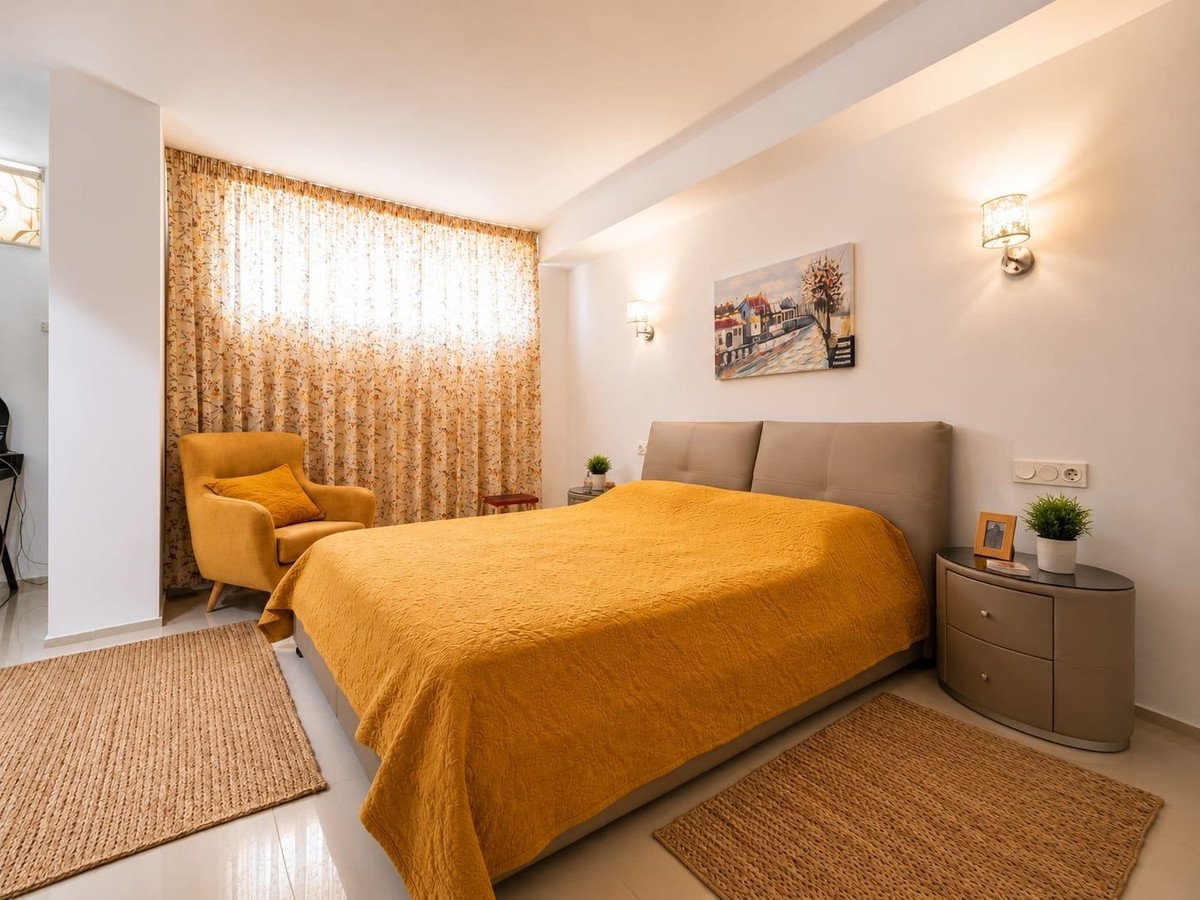 5 Bed Detached Villa in La Zenia