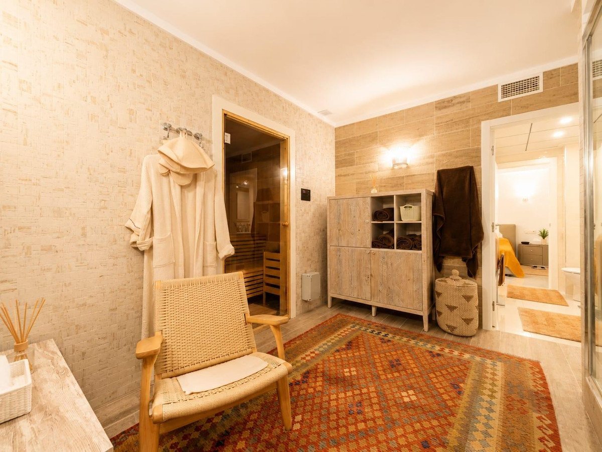 5 Bed Detached Villa in La Zenia