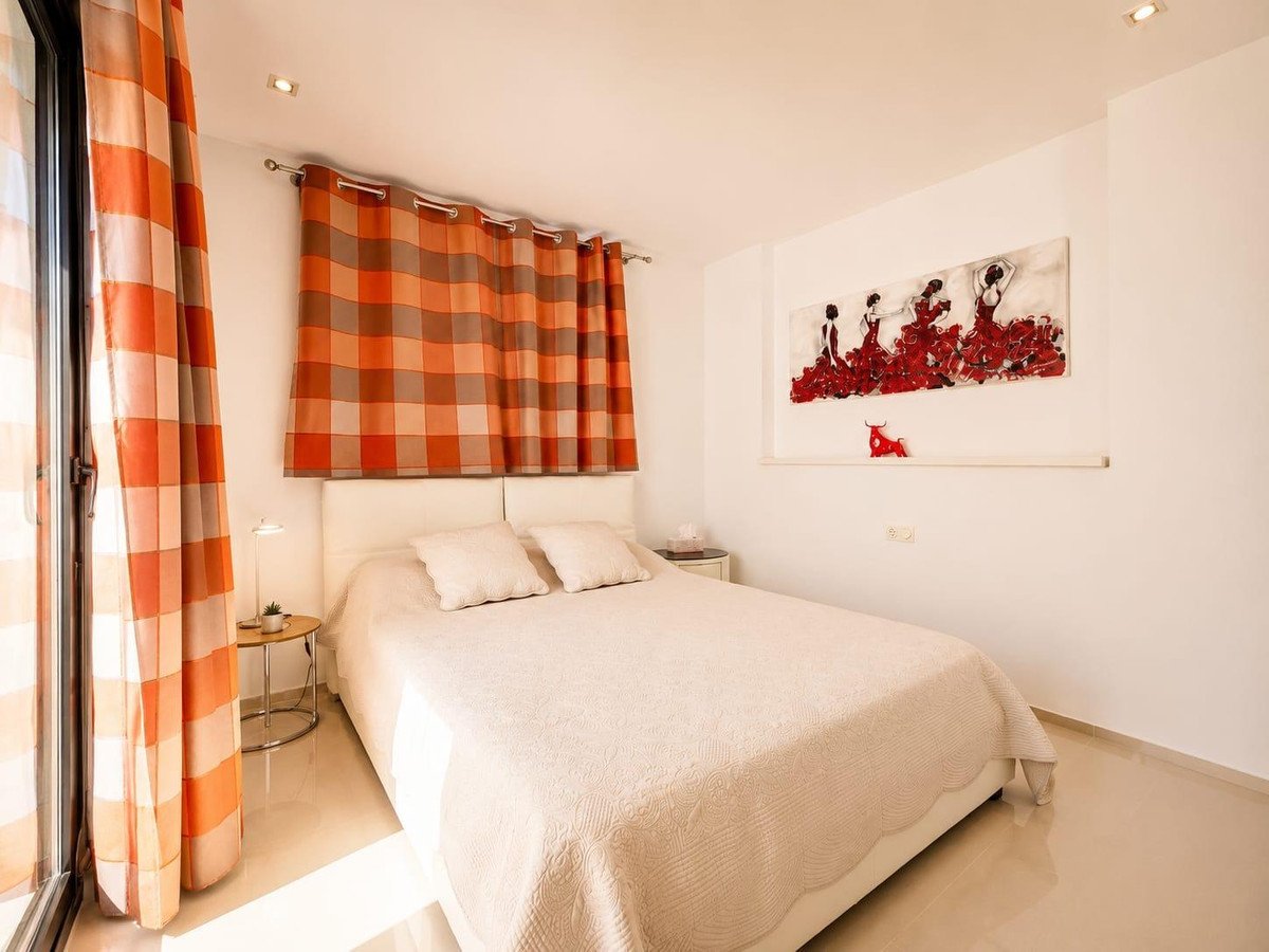 5 Bed Detached Villa in La Zenia
