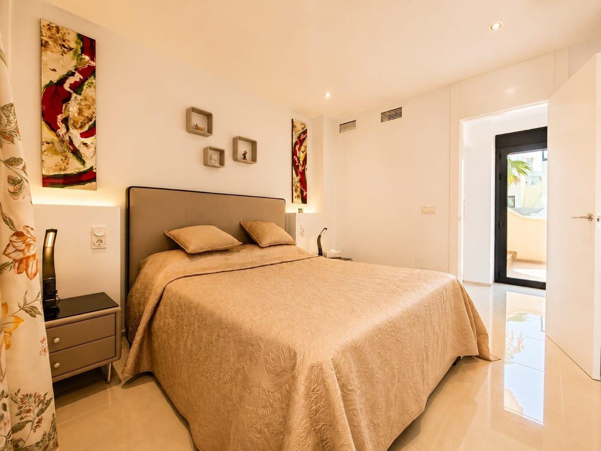 5 Bed Detached Villa in La Zenia