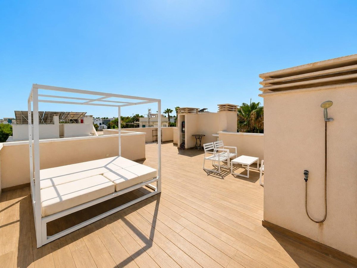 5 Bed Detached Villa in La Zenia