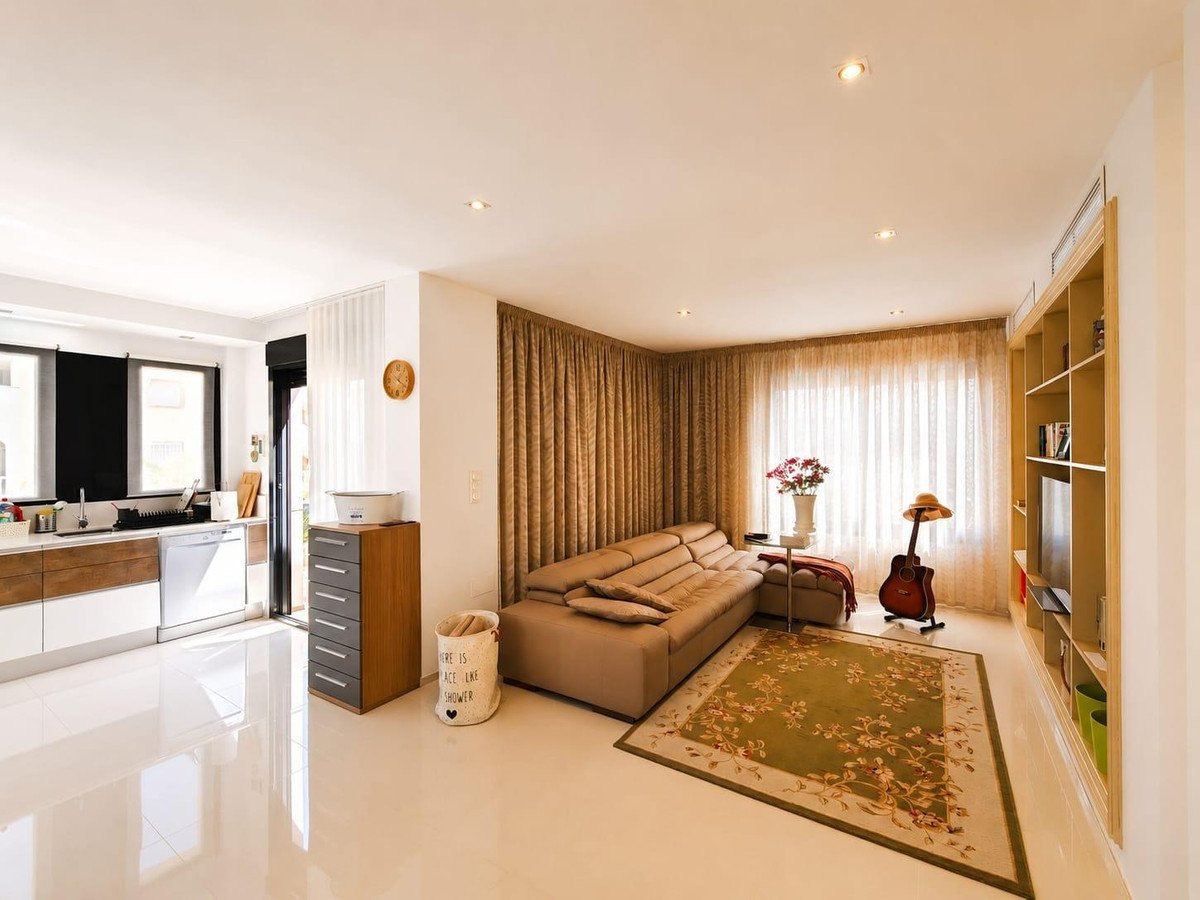 5 Bed Detached Villa in La Zenia
