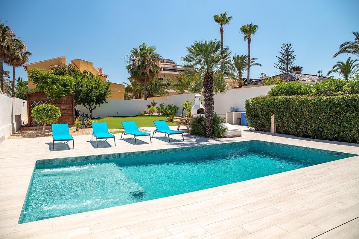 3 Bed Detached Villa in Playa Flamenca