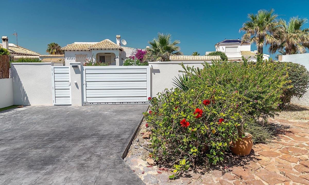 3 Bed Detached Villa in Playa Flamenca