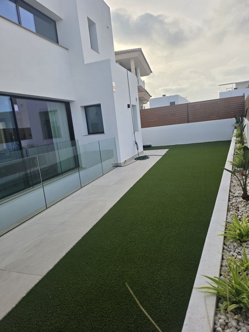 4 Bed Detached Villa in Los Altos
