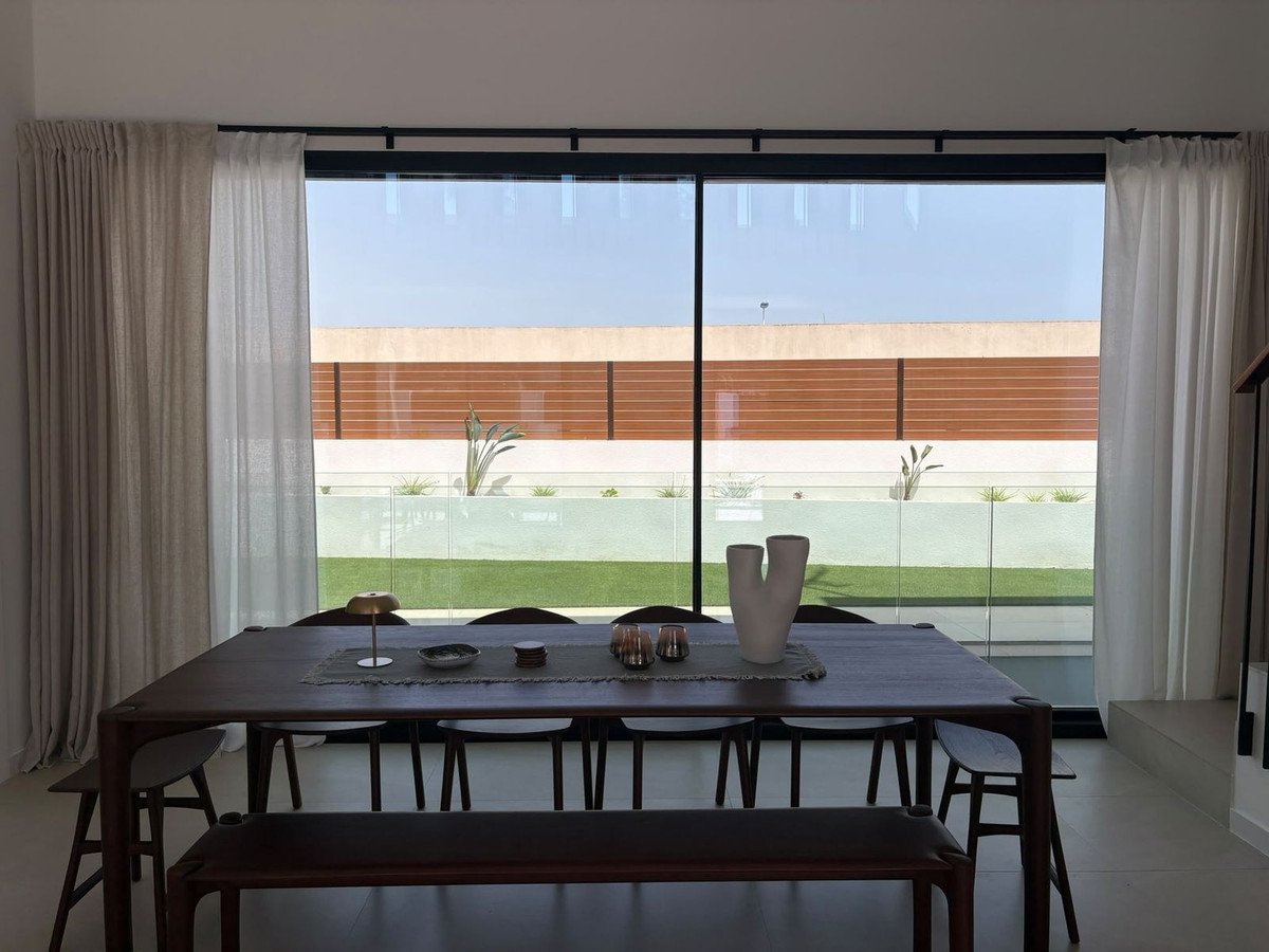 4 Bed Detached Villa in Los Altos
