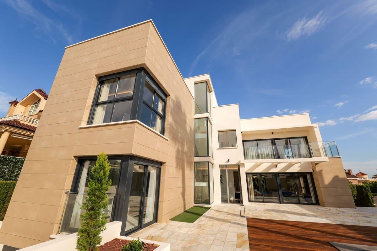 3 Bed Detached Villa in La Veleta
