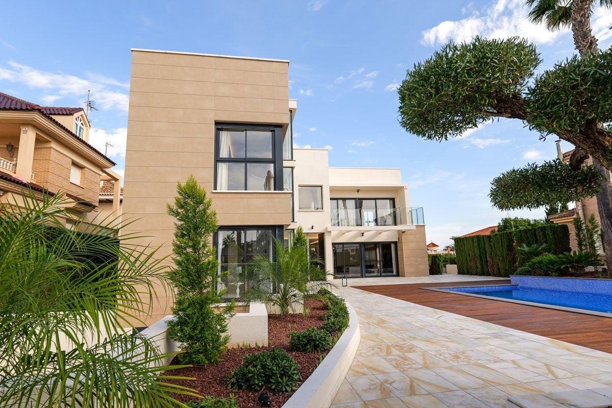 3 Bed Detached Villa in La Veleta