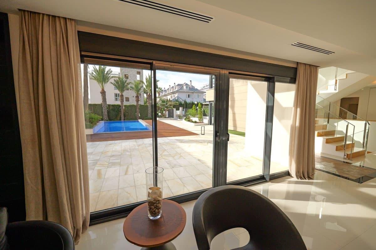 3 Bed Detached Villa in La Veleta