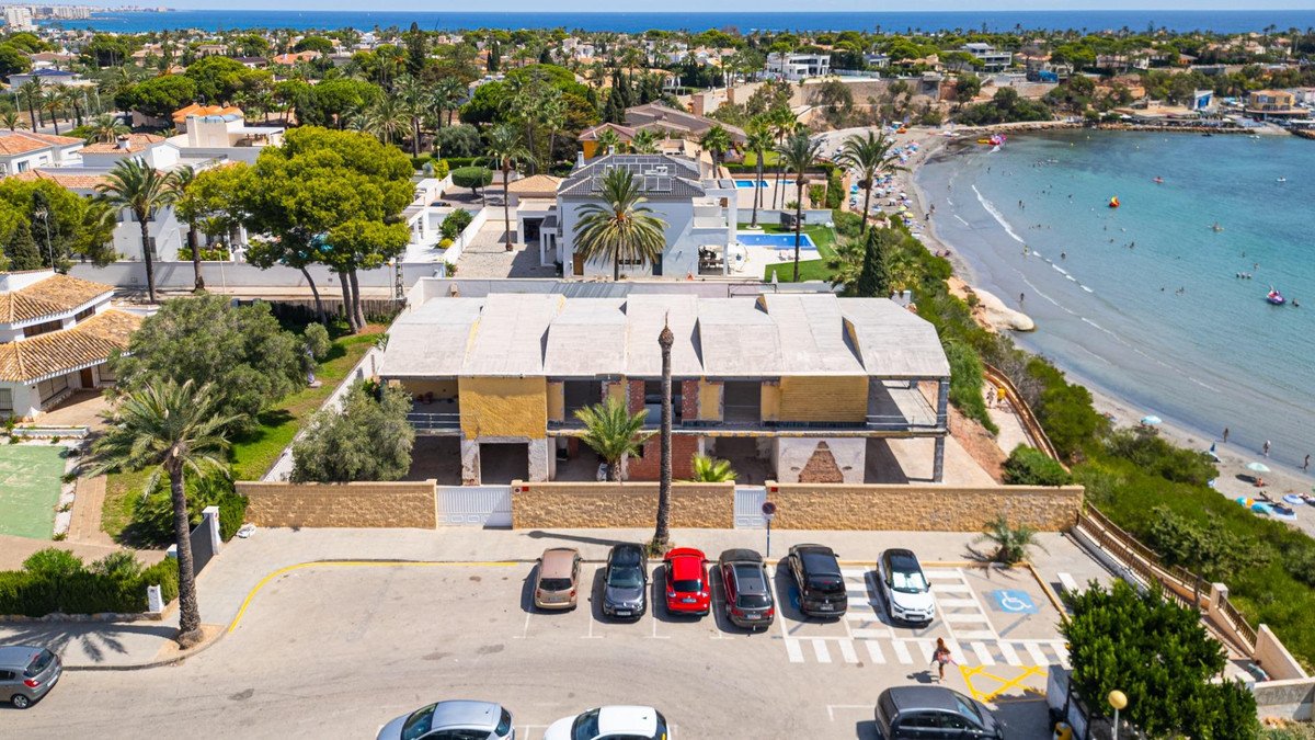 1 Bed Detached Villa in Cabo Roig