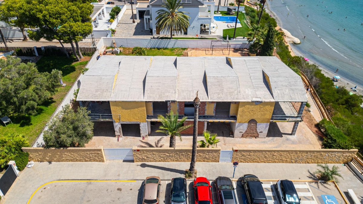 1 Bed Detached Villa in Cabo Roig