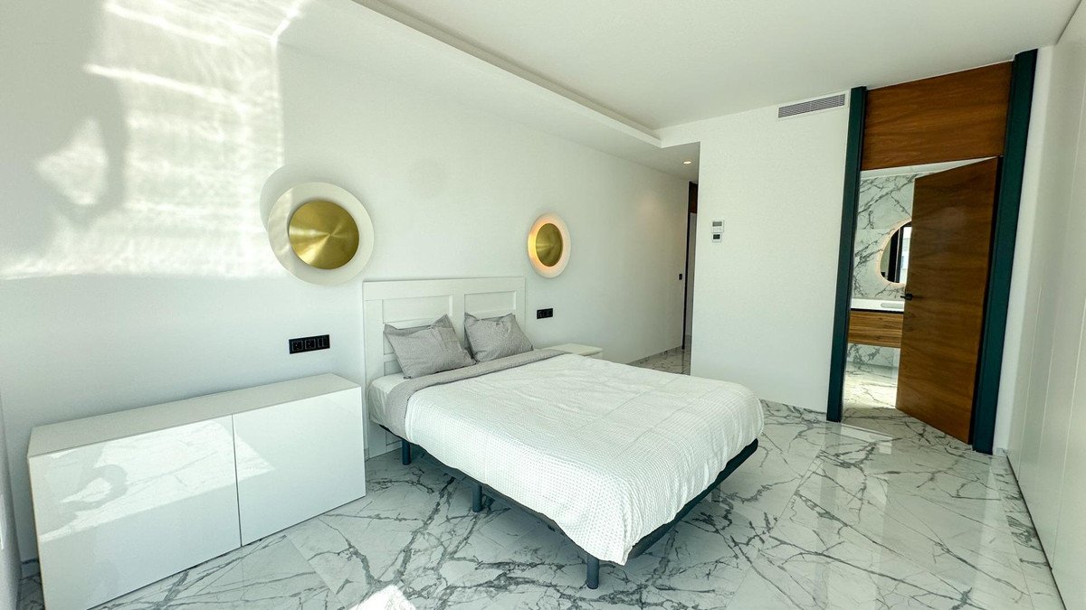 4 Bed Detached Villa in Orihuela Costa