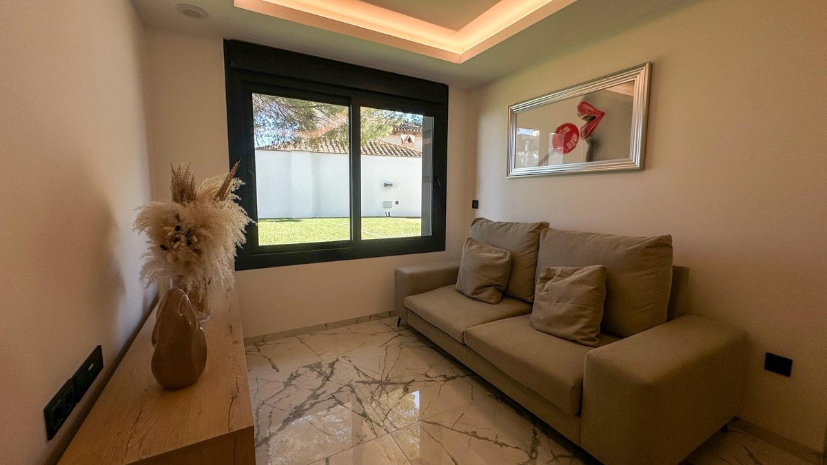 4 Bed Detached Villa in Orihuela Costa