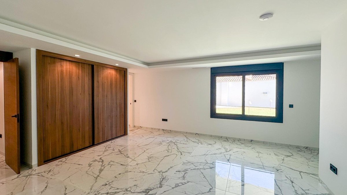 4 Bed Detached Villa in Orihuela Costa