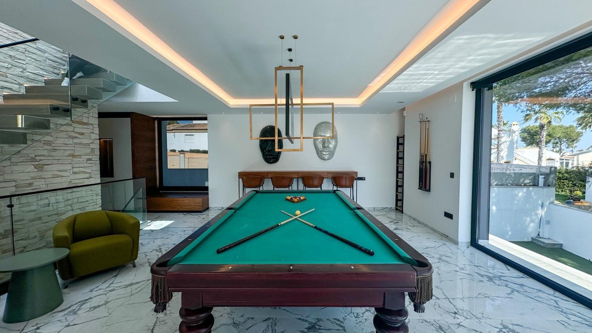 4 Bed Detached Villa in Orihuela Costa